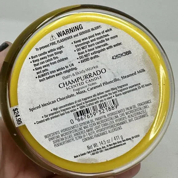 Bath & Body Feliz Navidas Three Wick - Picture 3 of 3